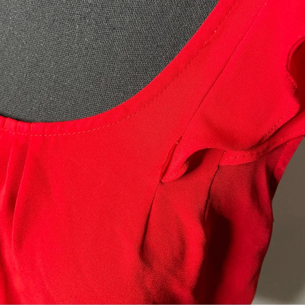 Red Top - Picture 4 of 5